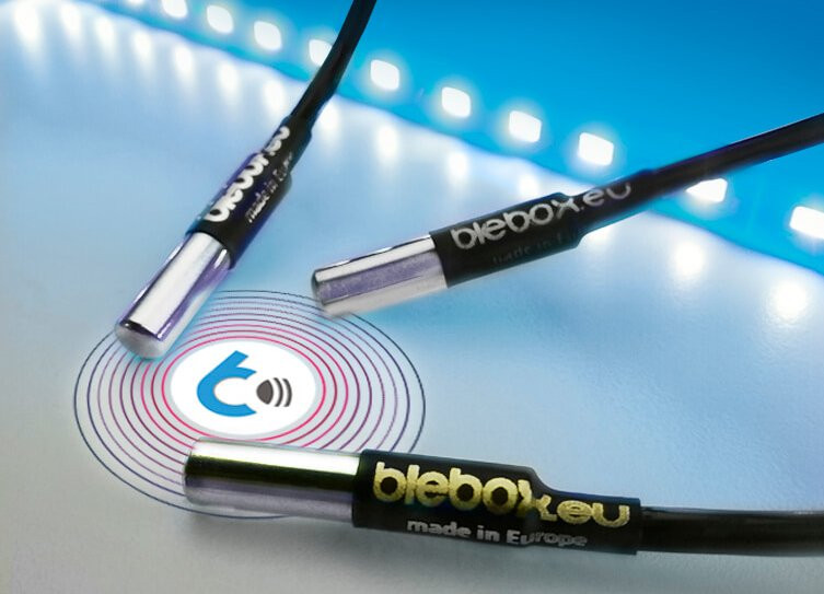 Czarne czujniki Bluetooth BleBox tempSensor v2 USB-C z sonda 1m, made in Europe