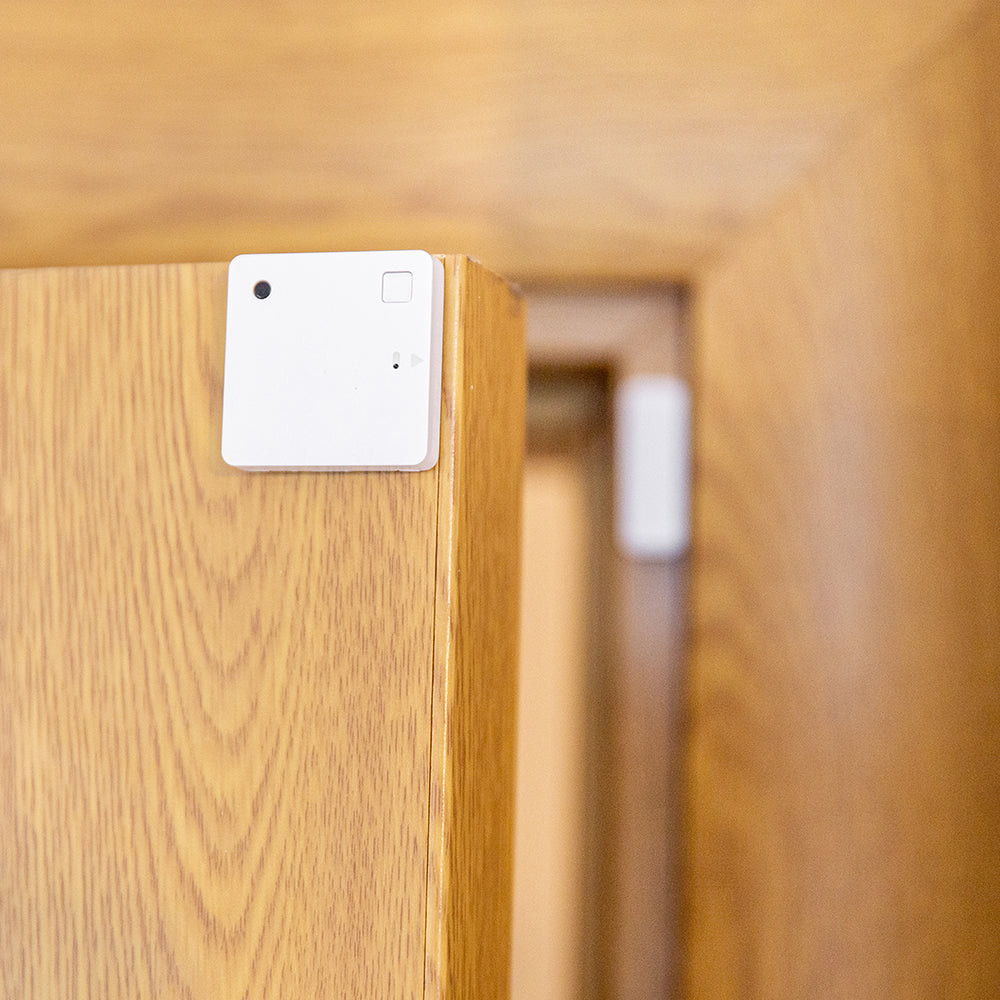 Czujnik Shelly BLU Door Window ZB Shelly BLU Door Window ZB - inteligentny czujnik otwarcia drzwi i okien z łącznością Zigbee i Bluetooth