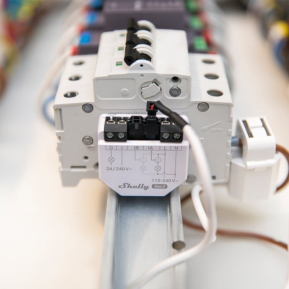 Shelly EM gen3 Shelly EM gen3 - moduł sterujący do elektroinstalacji